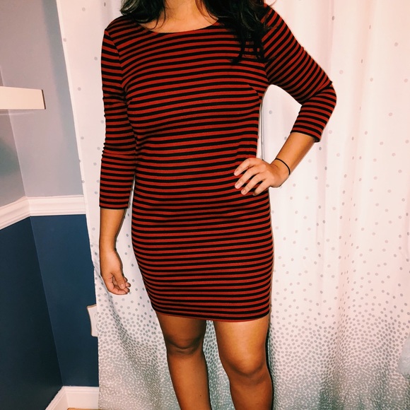 Red striped dress - Picture 2 of 2